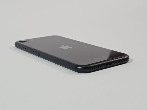 apple iphone se (2020) 64gb zwart 81% accu zijkant