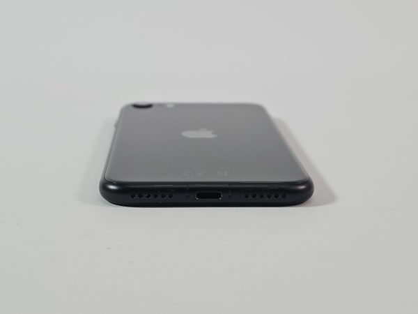 apple iphone se (2020) 64gb zwart 81% accu voorkant