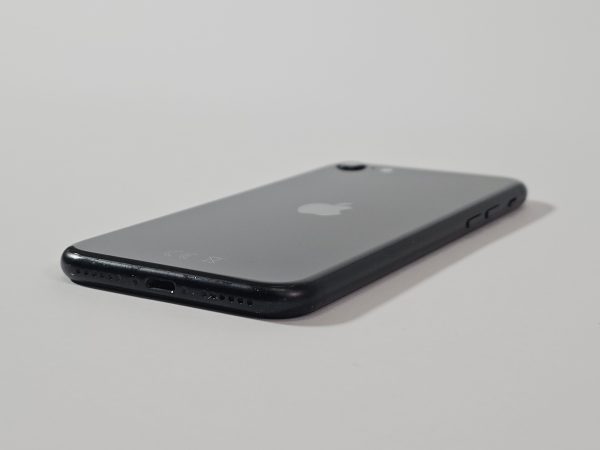apple iphone se (2020) 64gb zwart 83% accu zijkant