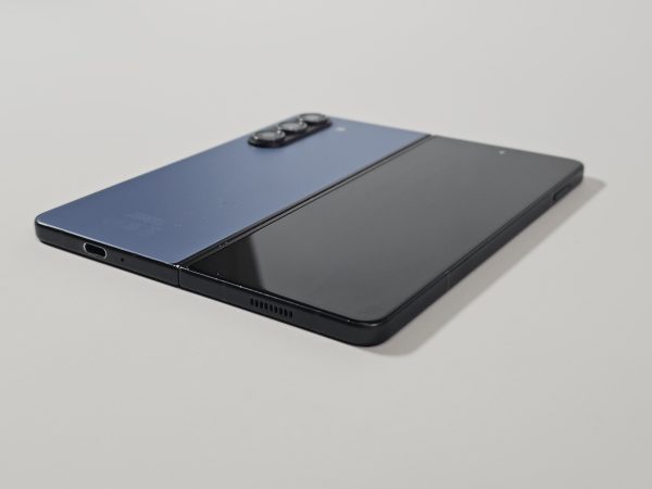 samsung galaxy z fold5 512gb blauw zijkant