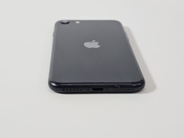 apple iphone se (2022) 64gb zwart 100% accu Input achterkant