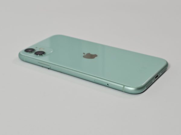 apple iphone 11 64gb groen zij aanzicht