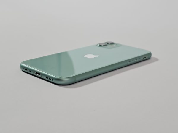apple iphone 11 64gb groen zij aanzicht