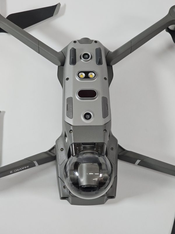 dji mavic 2 zoom met smart controller onderkant droon