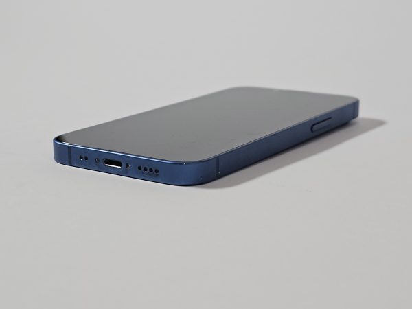 apple iphone 13 mini 128gb blauw 86% batterijcapaciteit zijkant