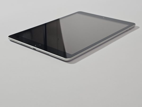 apple ipad 9 (2021) 10.2 inch wifi 64gb grijs zijkant