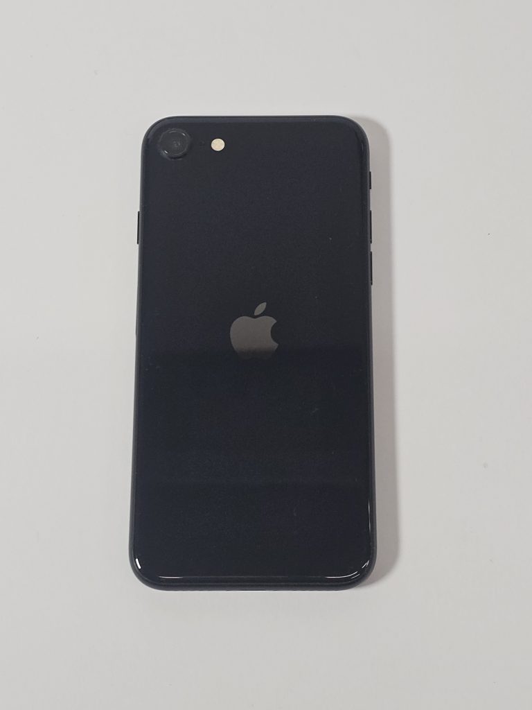 apple iphone se (2022) 64gb zwart 100% accu achterkant