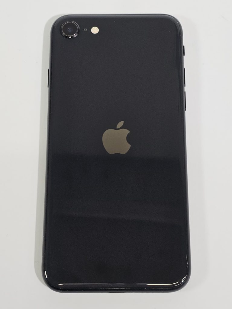 apple iphone se (2020) 128gb zwart 100% | tweedehands achterkant