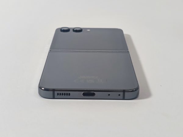 samsung galaxy z flip5 256gb graphite onderkant