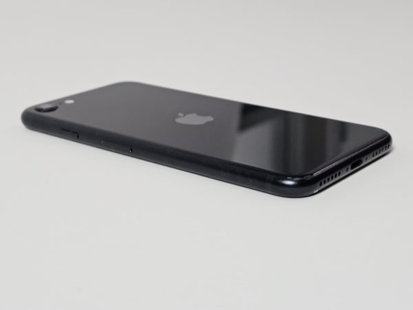 apple iphone se (2022) 64gb zwart 91% accu zijkant
