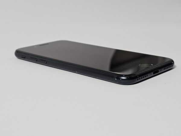 apple iphone se (2022) 64gb zwart 91% accu zijkant