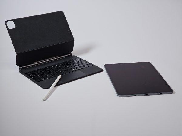 apple ipad pro 11 inch (2021) 128gb grijs met pen en toetsenbord
