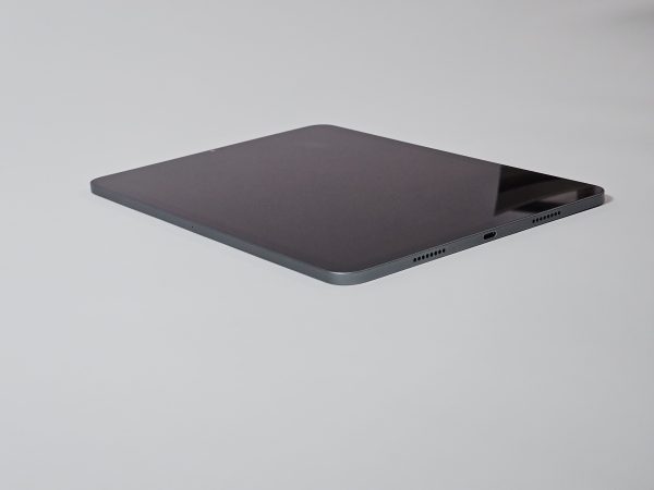 apple ipad pro 11 inch (2021) 128gb grijs zijkant