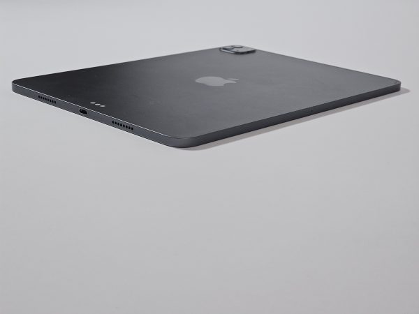 apple ipad pro 11 inch (2021) 128gb grijs zijkant