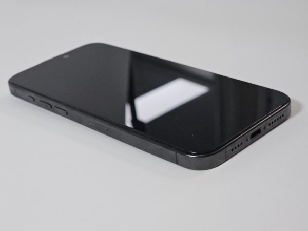 apple iphone 15 pro max 512gb titanium zwart 89% accu zijkant