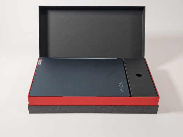 lenovo yoga book 9i zeegroen in doos