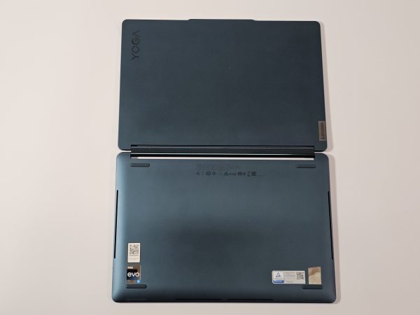 lenovo yoga book 9i 512 gb zeegroen achterkant