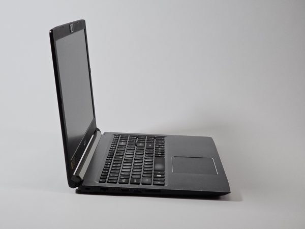 acer aspire 5 a515 51g 55sc zijkant