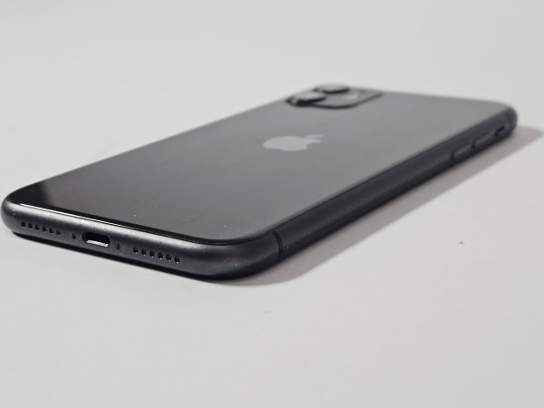 apple iphone 11 64gb zwart 79% accu zijkant