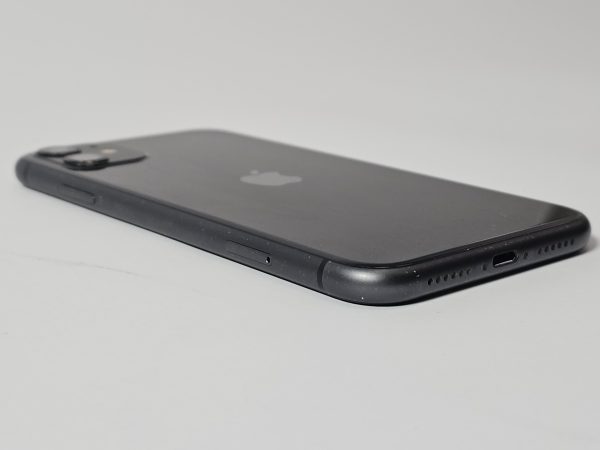apple iphone 11 64gb zwart 79% accu zijkant