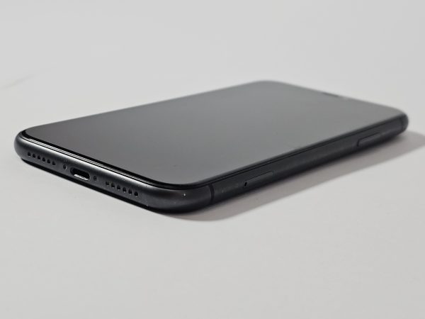 apple iphone 11 64gb zwart 79% accu zijkant