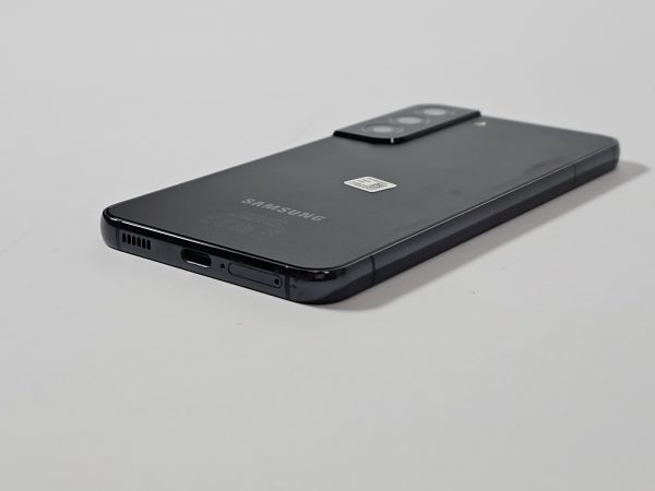samsung galaxy s22 256gb phantom black 5g schuin
