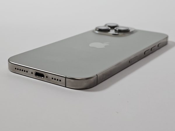 apple iphone 16 pro max 256gb natural 96% accu zijkant
