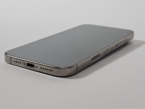 apple iphone 16 pro max 256gb natural 96% accu zijkant