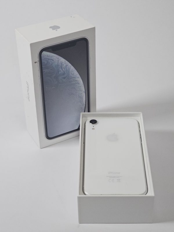 apple iphone xr 64gb wit 83% accu in doos