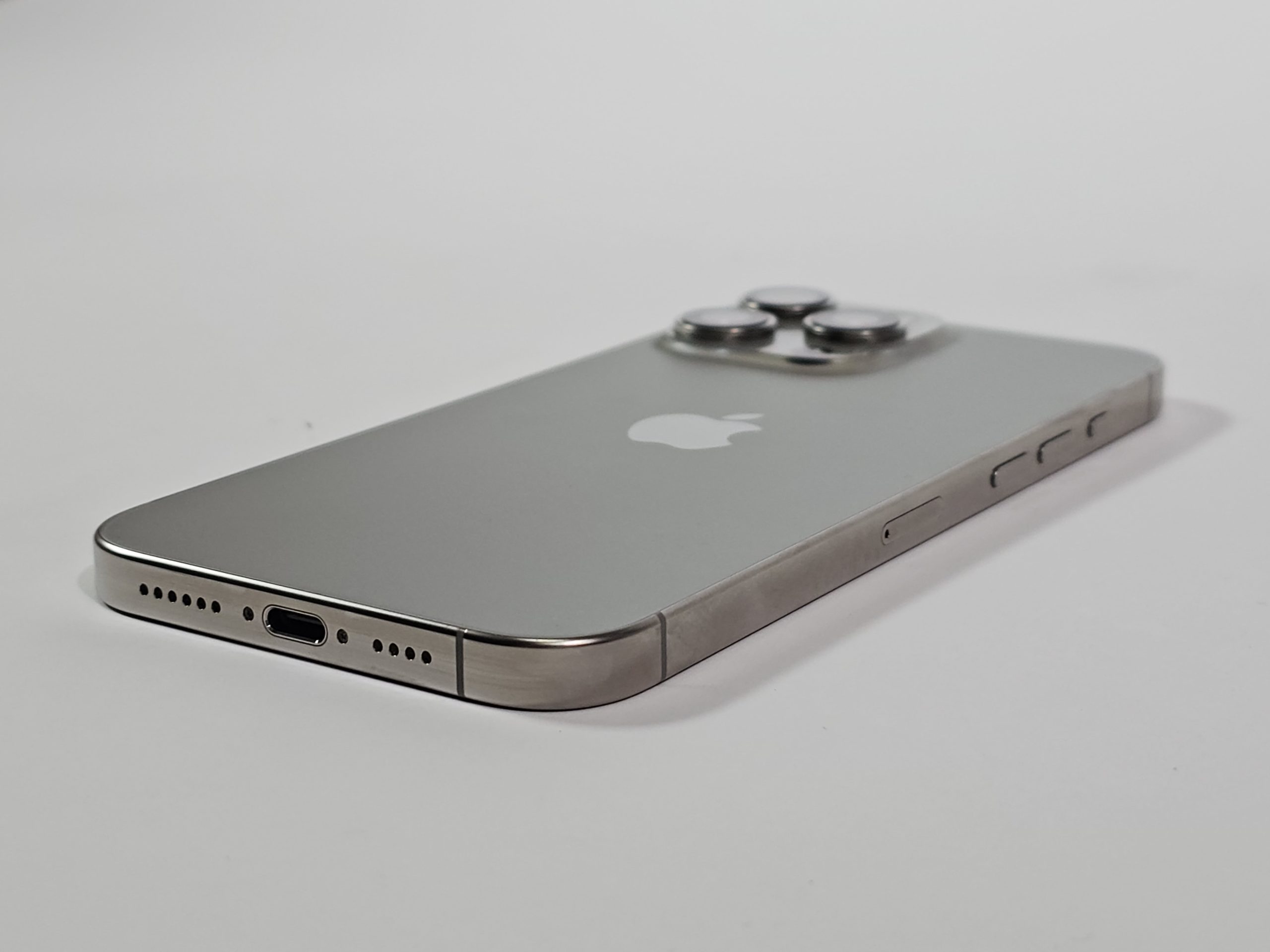 apple iphone 16 pro max 256gb natural 93% | 2dehands schuin