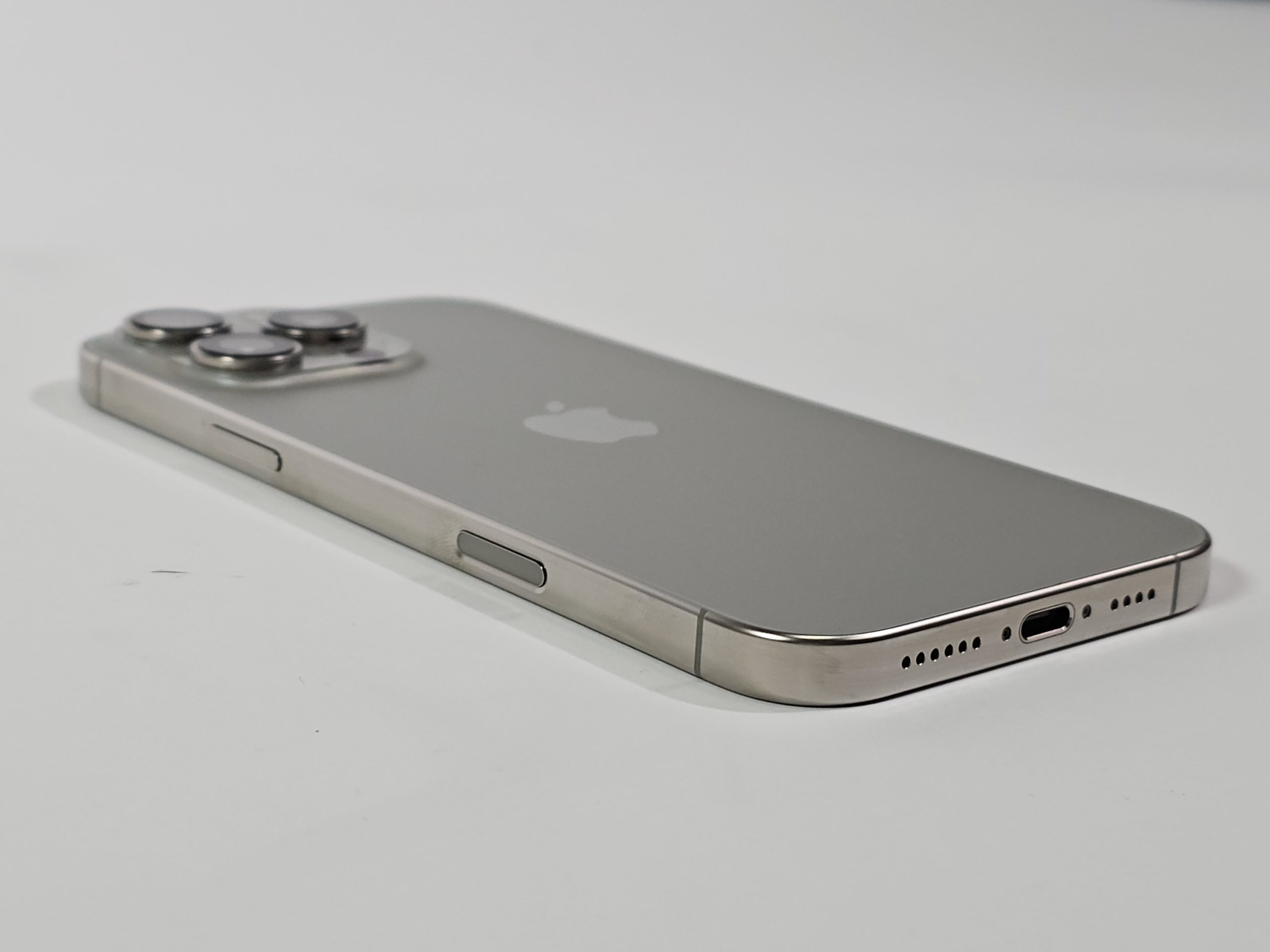 apple iphone 16 pro max 256gb natural 93% | 2dehands schuin