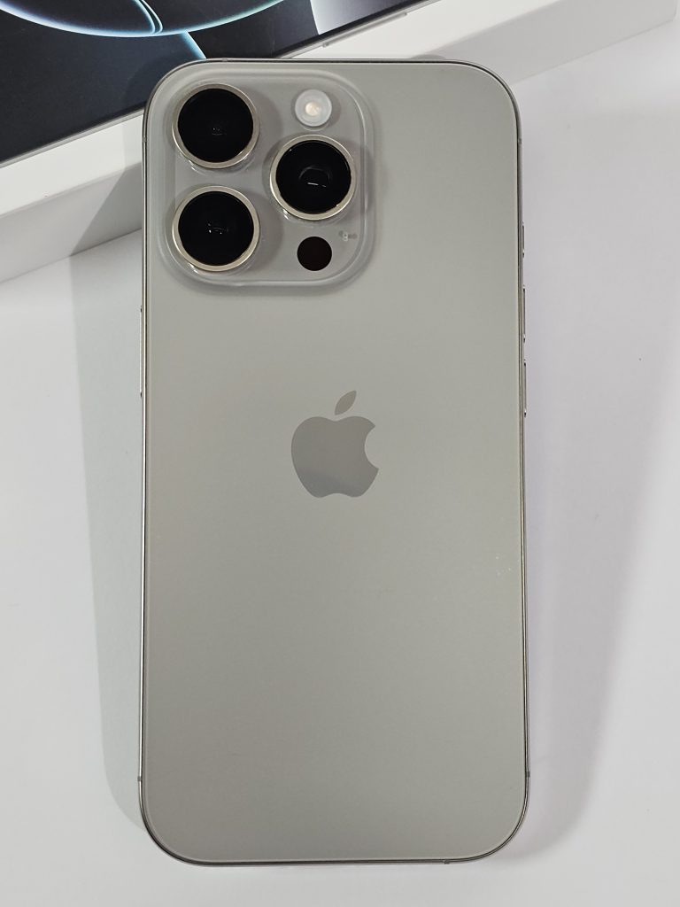 apple iphone 16 pro 128gb natural 93% | tweedehands achterkant