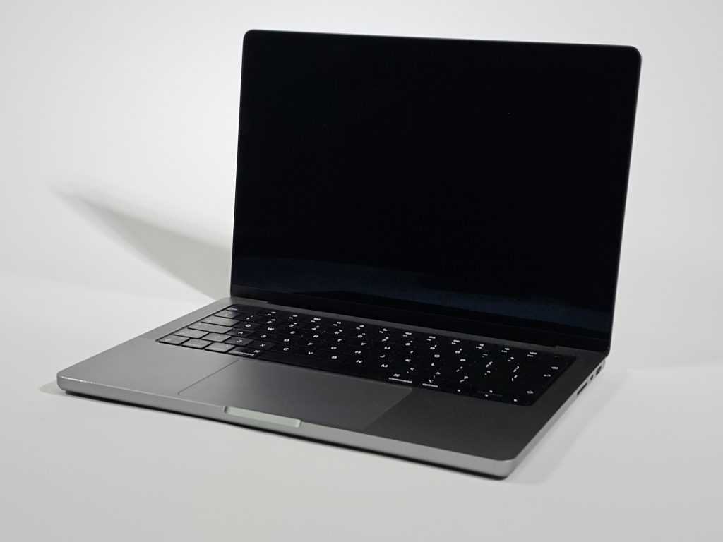apple macbook pro 2021 m1 pro 14 inch 91% | 2dehands schuin voorkant