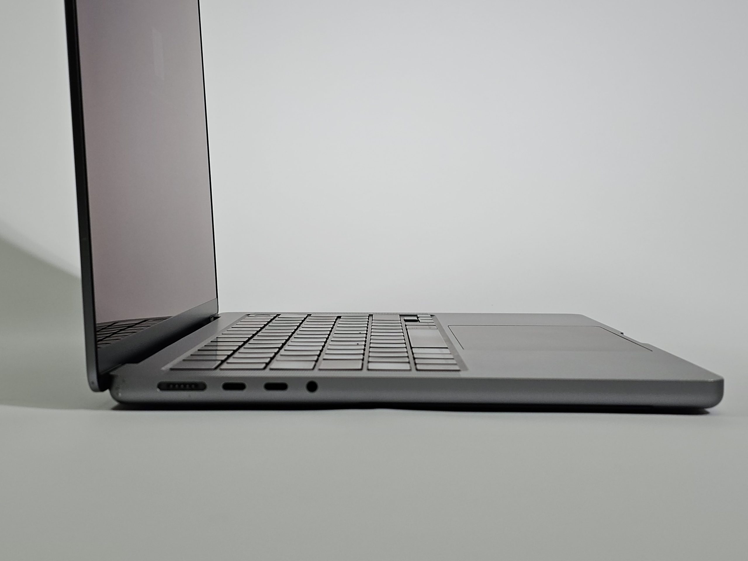 apple macbook pro 2021 m1 pro 14 inch 91% | 2dehands zijkant