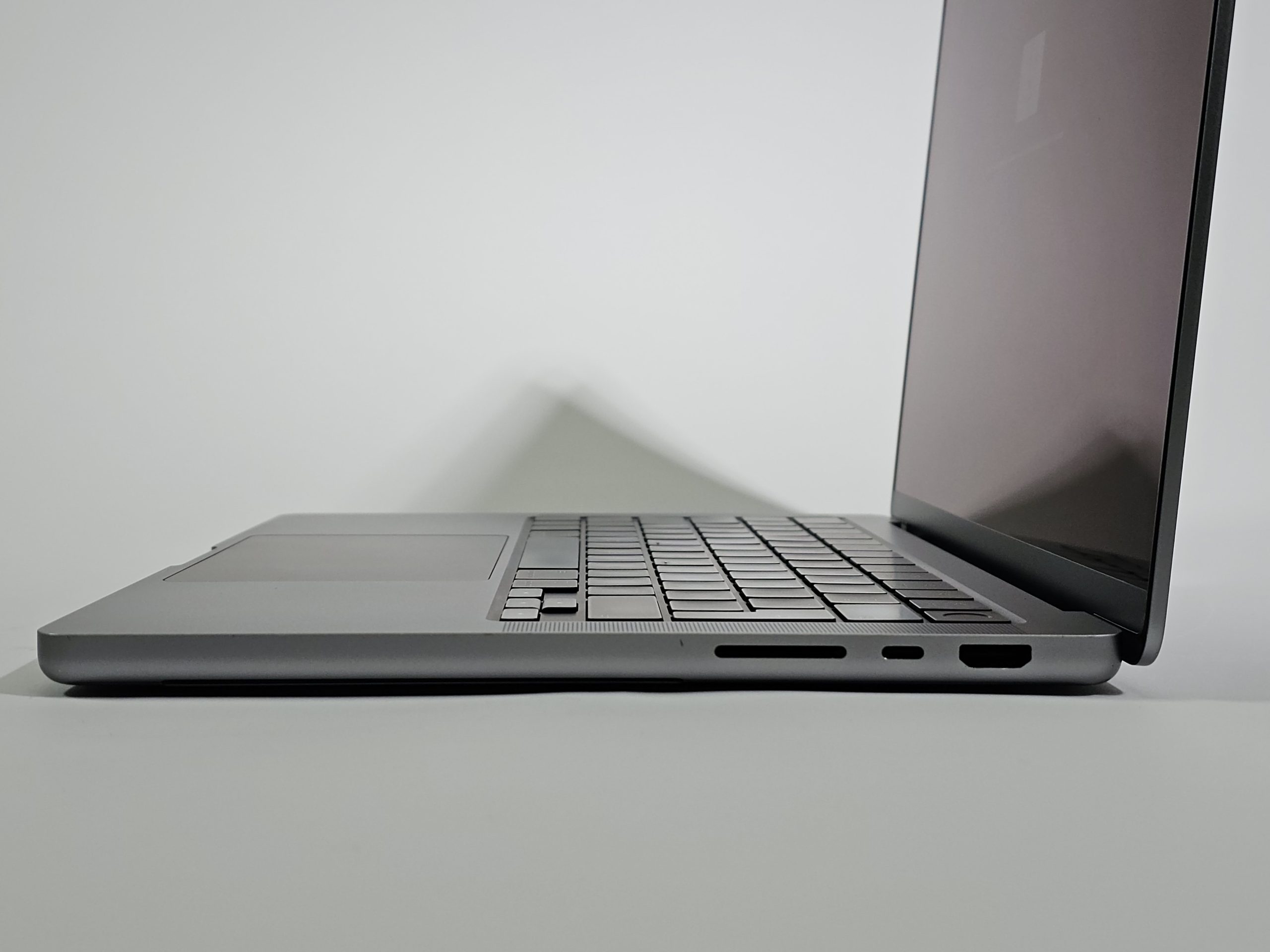 apple macbook pro 2021 m1 pro 14 inch 91% | 2dehands zijkant