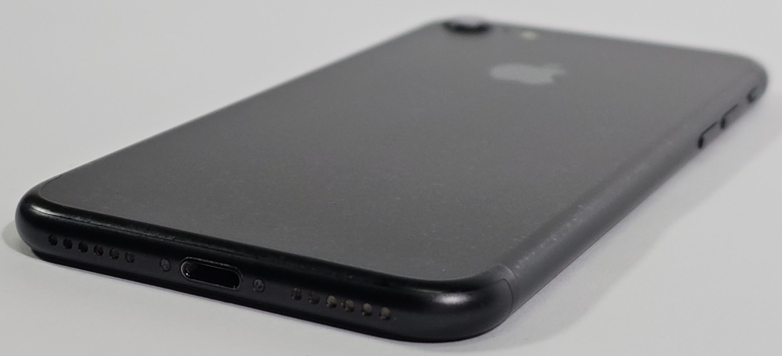 apple iphone 7 32gb zwart 83% | tweedehands zijkant