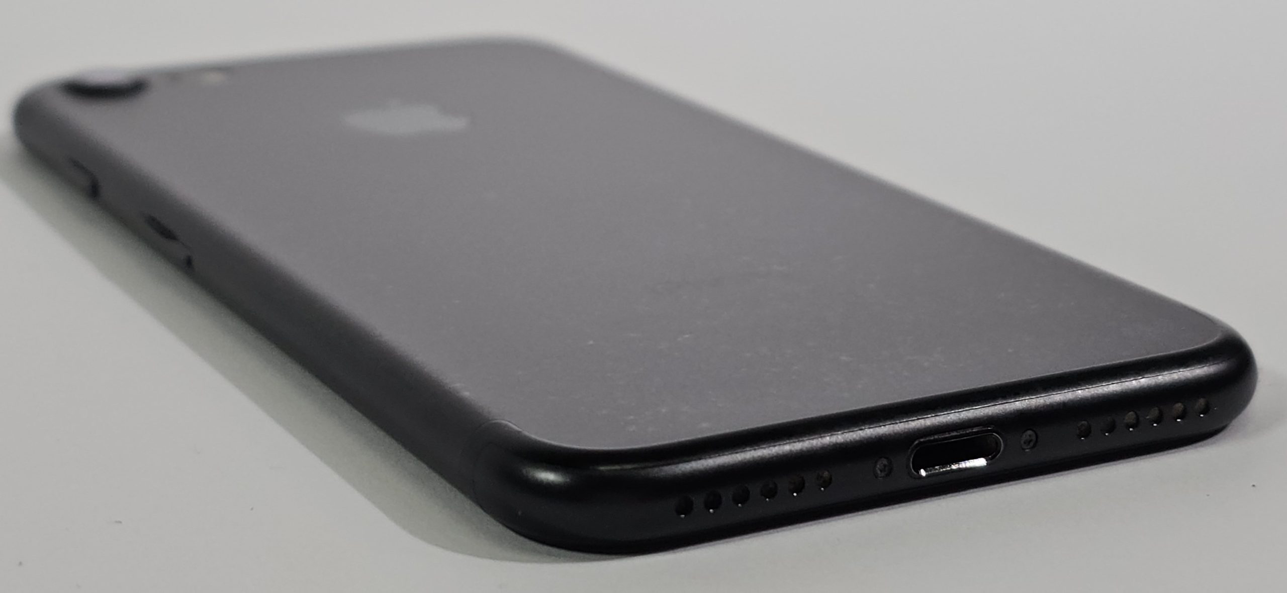 apple iphone 7 32gb zwart 83% | tweedehands zijkant