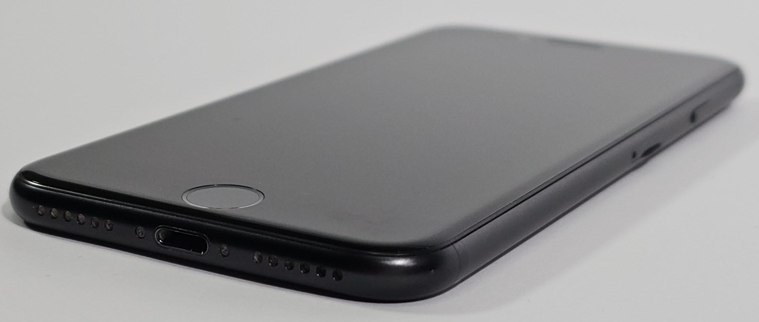 apple iphone 7 32gb zwart 83% | tweedehands zijkant