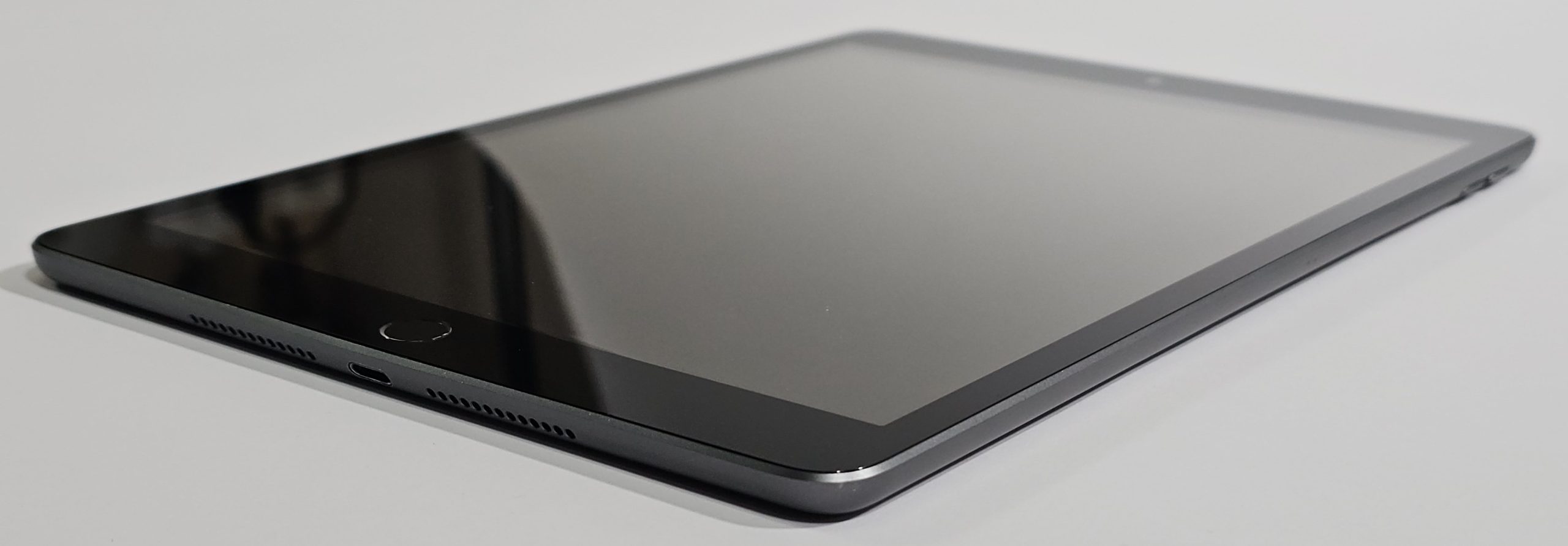 apple ipad 8 (2020) wifi 10.2" 32gb grijs | 2dehands zijkant