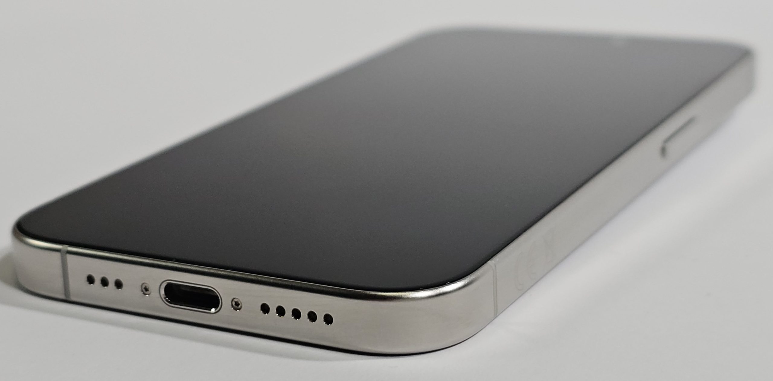 apple iphone 15 pro 128gb wit 90% | tweedehands zijkant