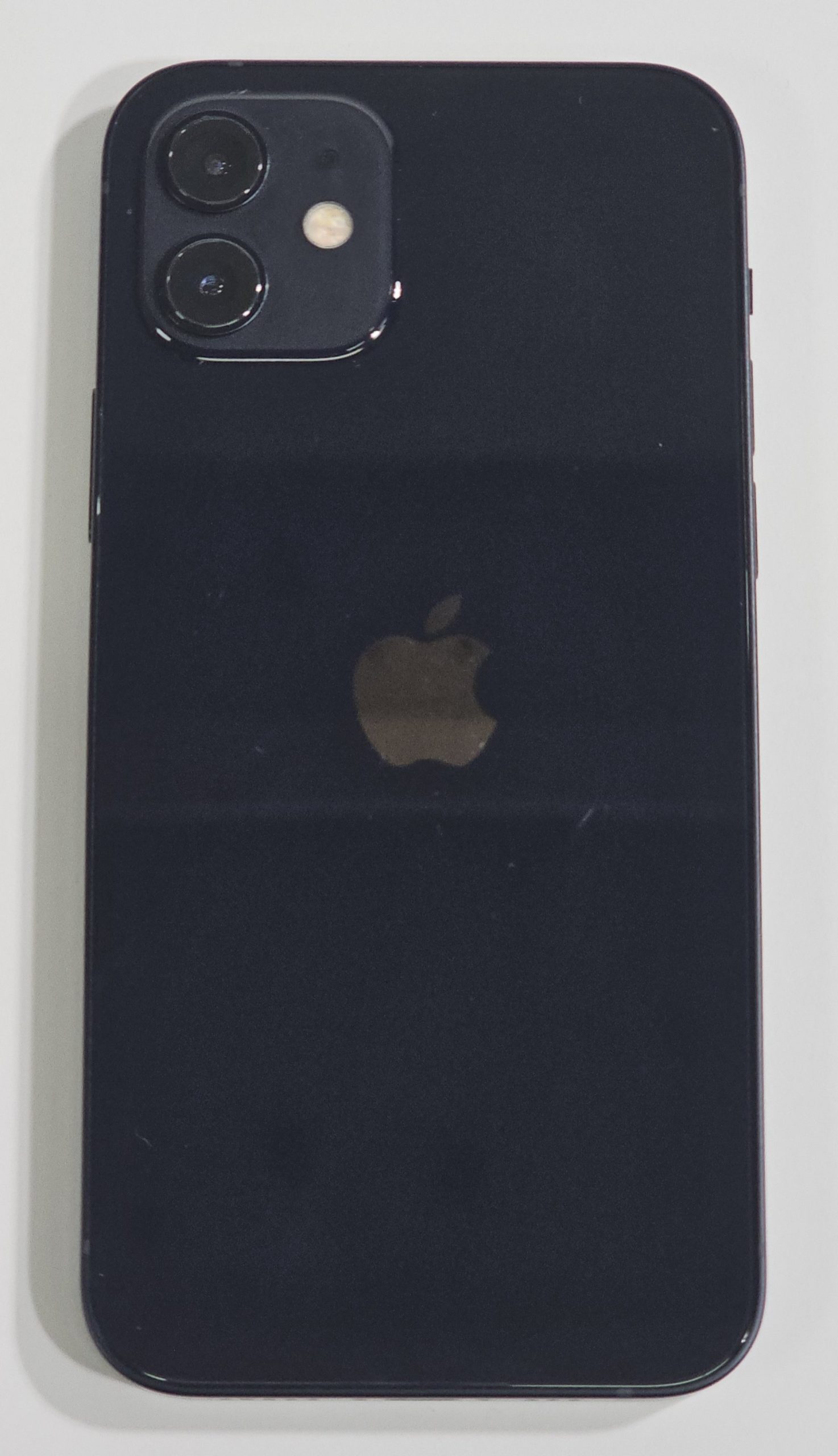 apple iphone 12 64gb zwart 98% | tweedehands achterkant