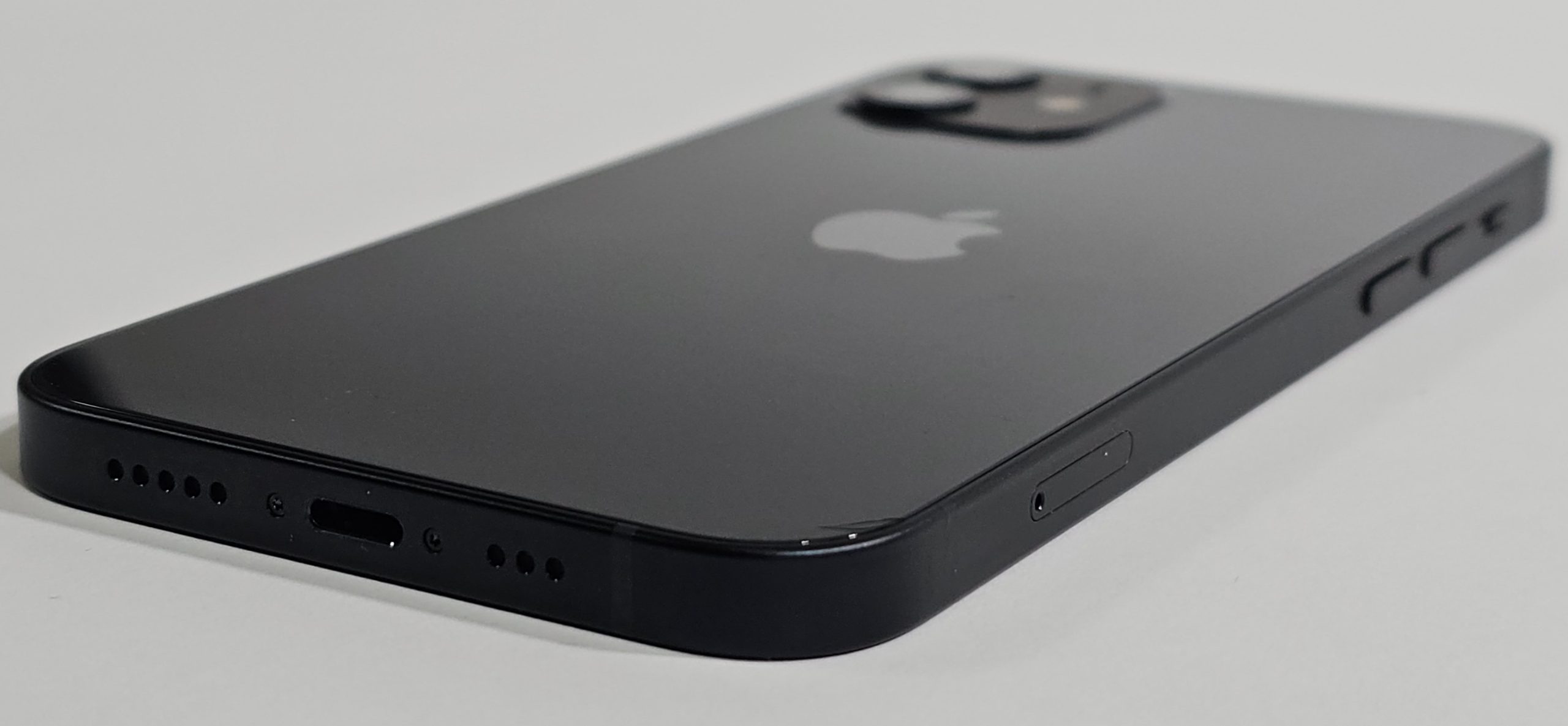 apple iphone 12 64gb zwart 98% | tweedehands zijkant