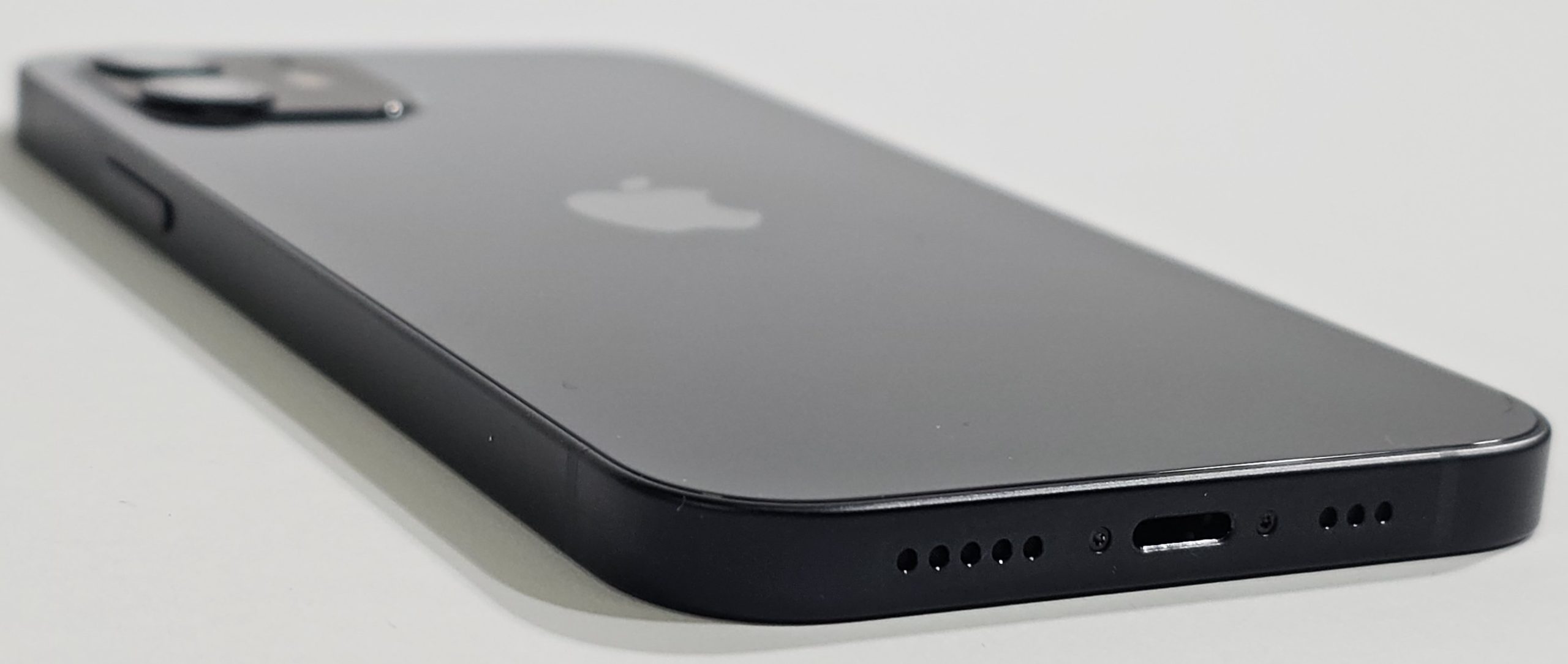 apple iphone 12 64gb zwart 98% | tweedehands zijkant